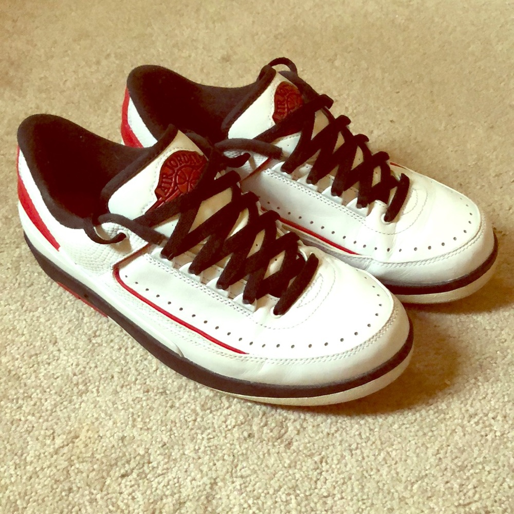 Jordan low retro 2 shoes